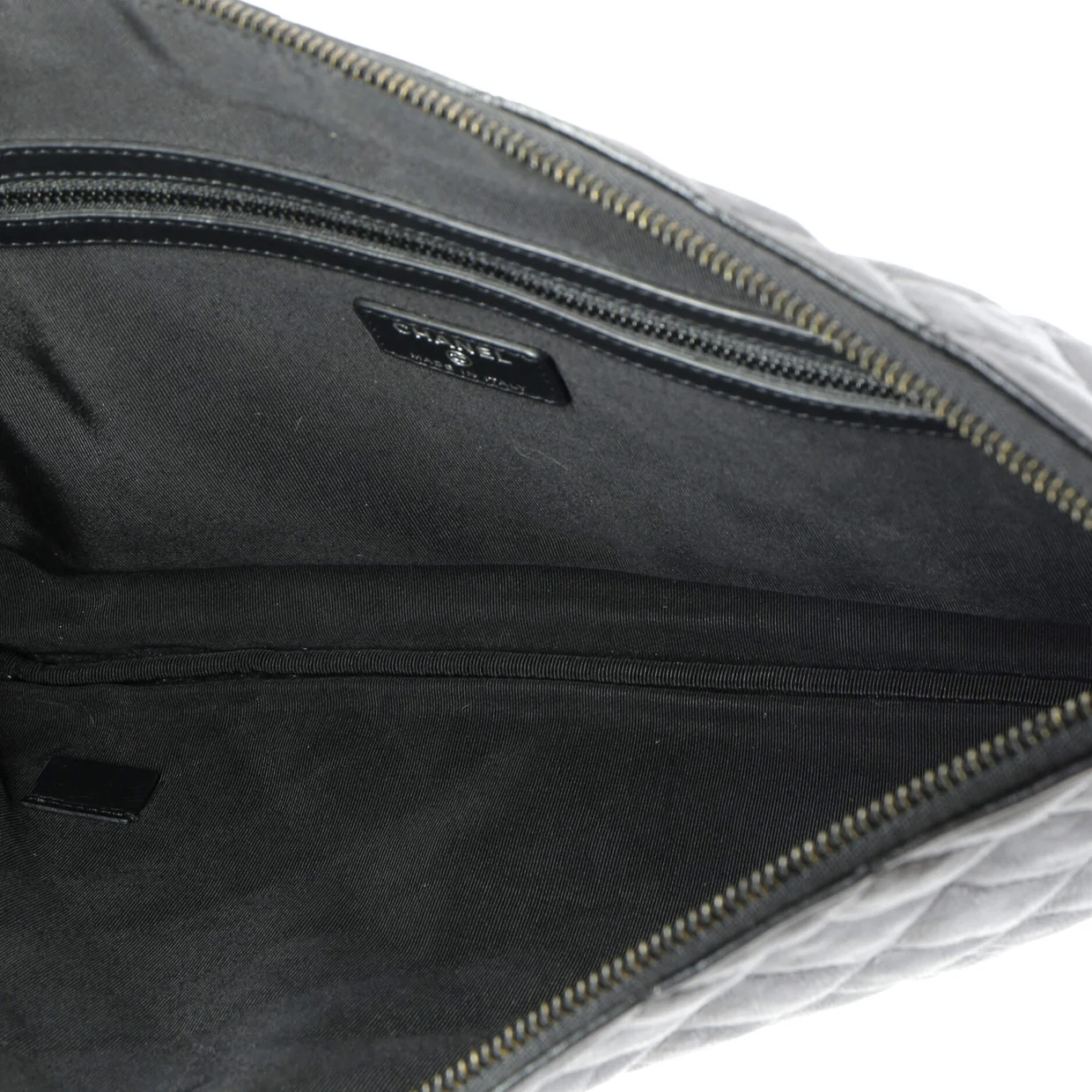 Charm O Case Pouch Chevron Lambskin Medium - Deep Luxury