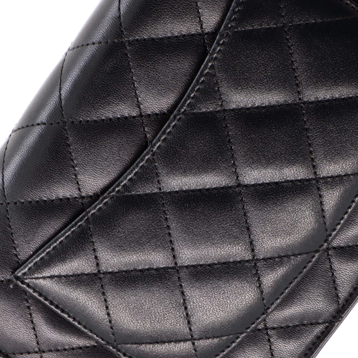 Wallet on Chain Quilted Lambskin - Deep Luxury