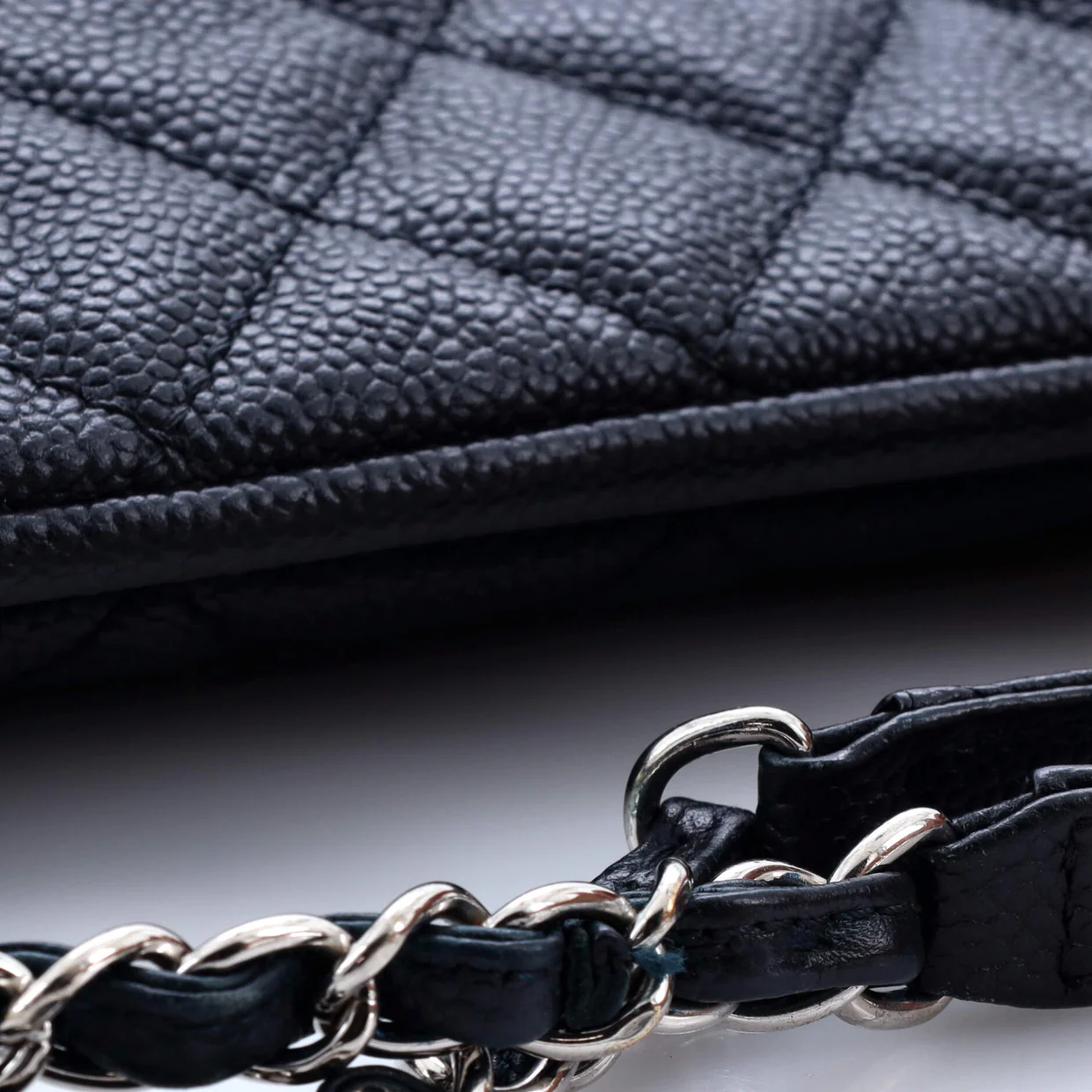 Camera Case Flap Bag Quilted Caviar Medium - Deep Luxury