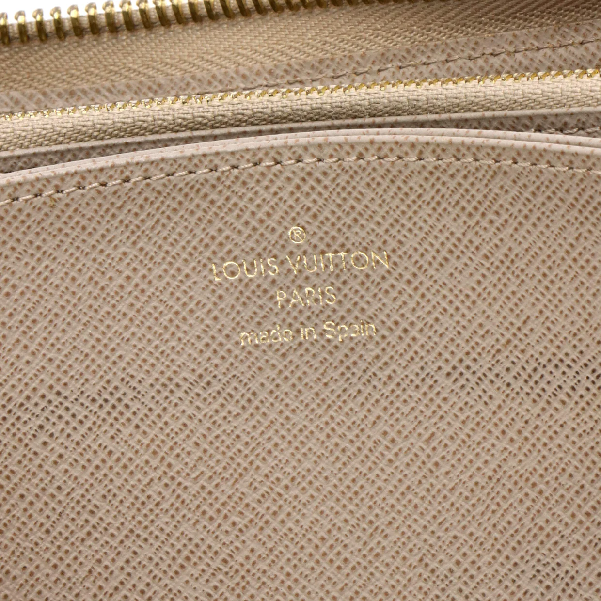 Zippy Wallet Epi Leather - Deep Luxury