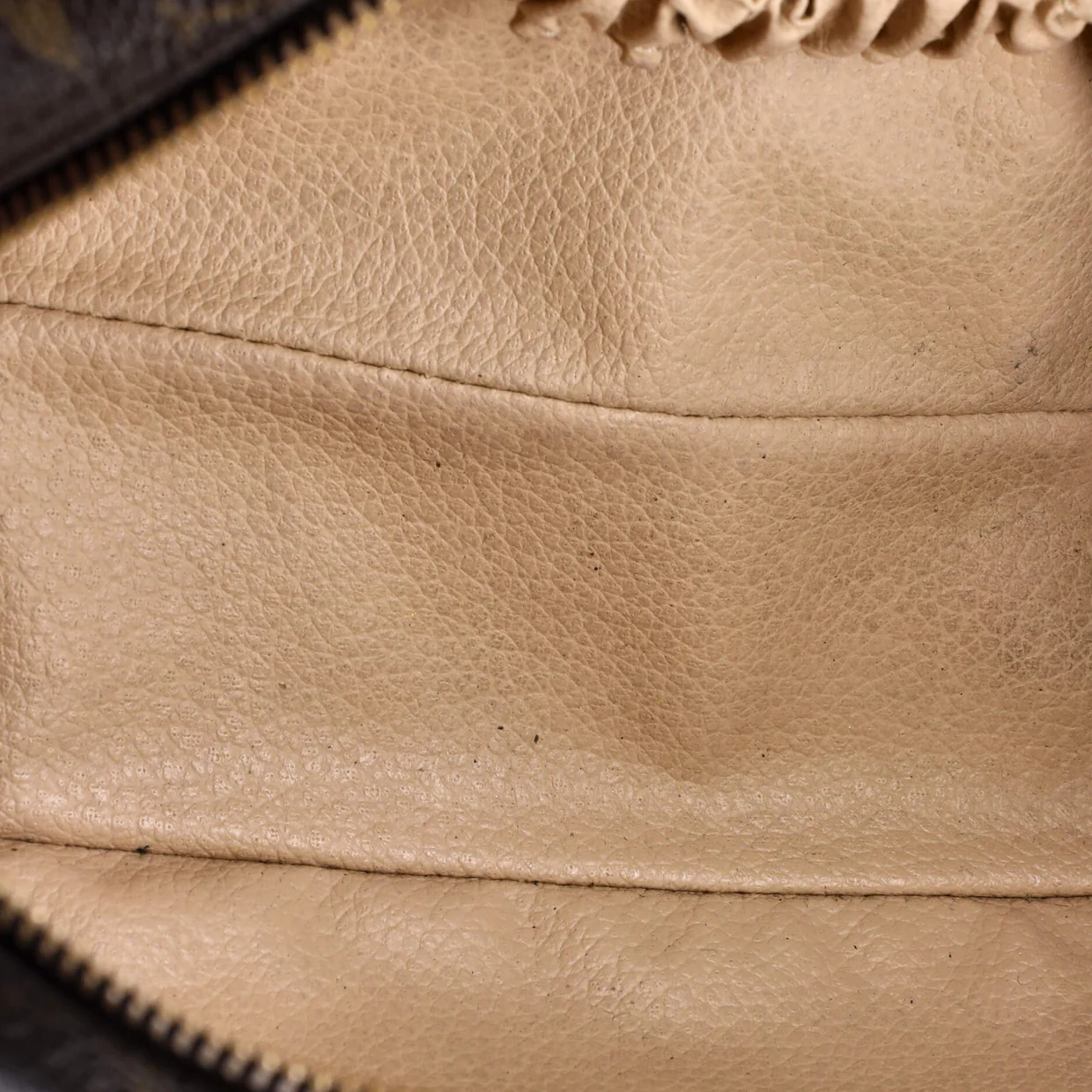 Trousse Toiletry Pouch Monogram Canvas 23 - Deep Luxury