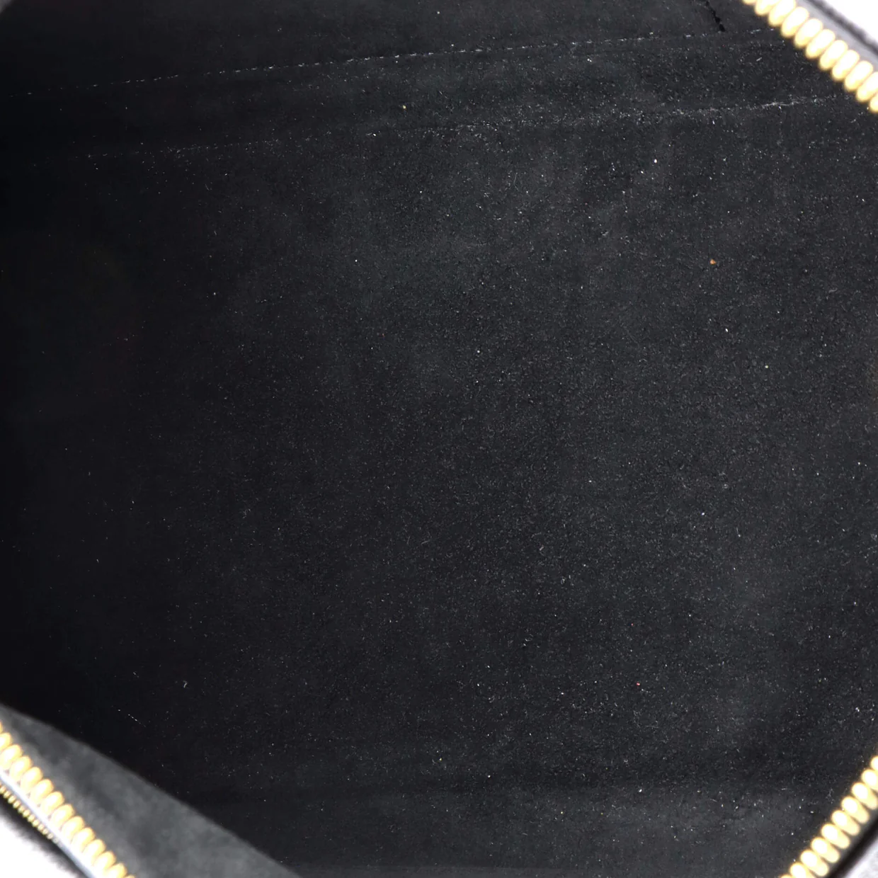 V Tote Monogram Empreinte Leather MM - Deep Luxury