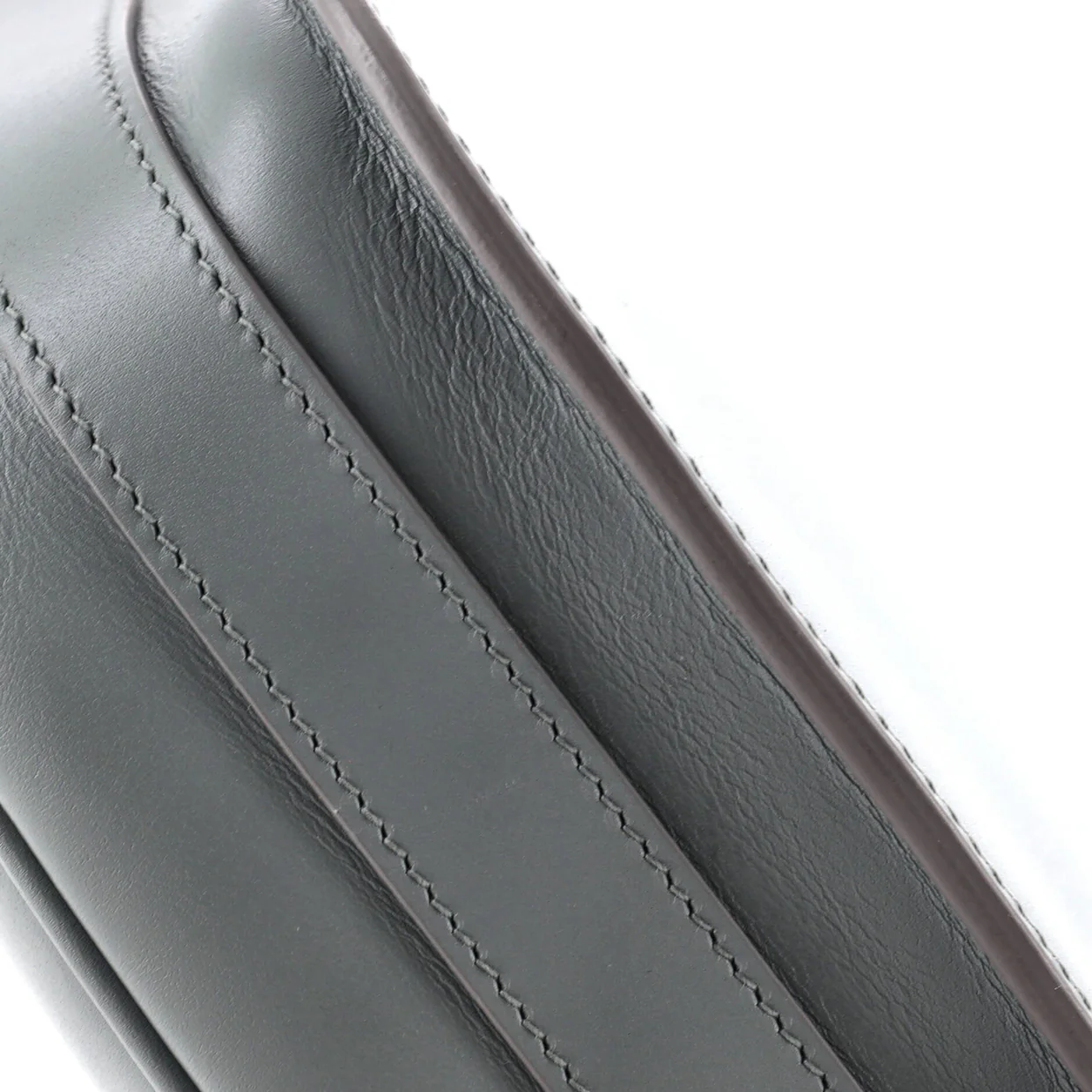 Bobby Flap Bag Leather Medium - Deep Luxury