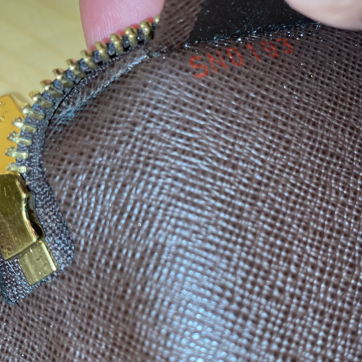 Zippy Organizer Damier - Deep Luxury