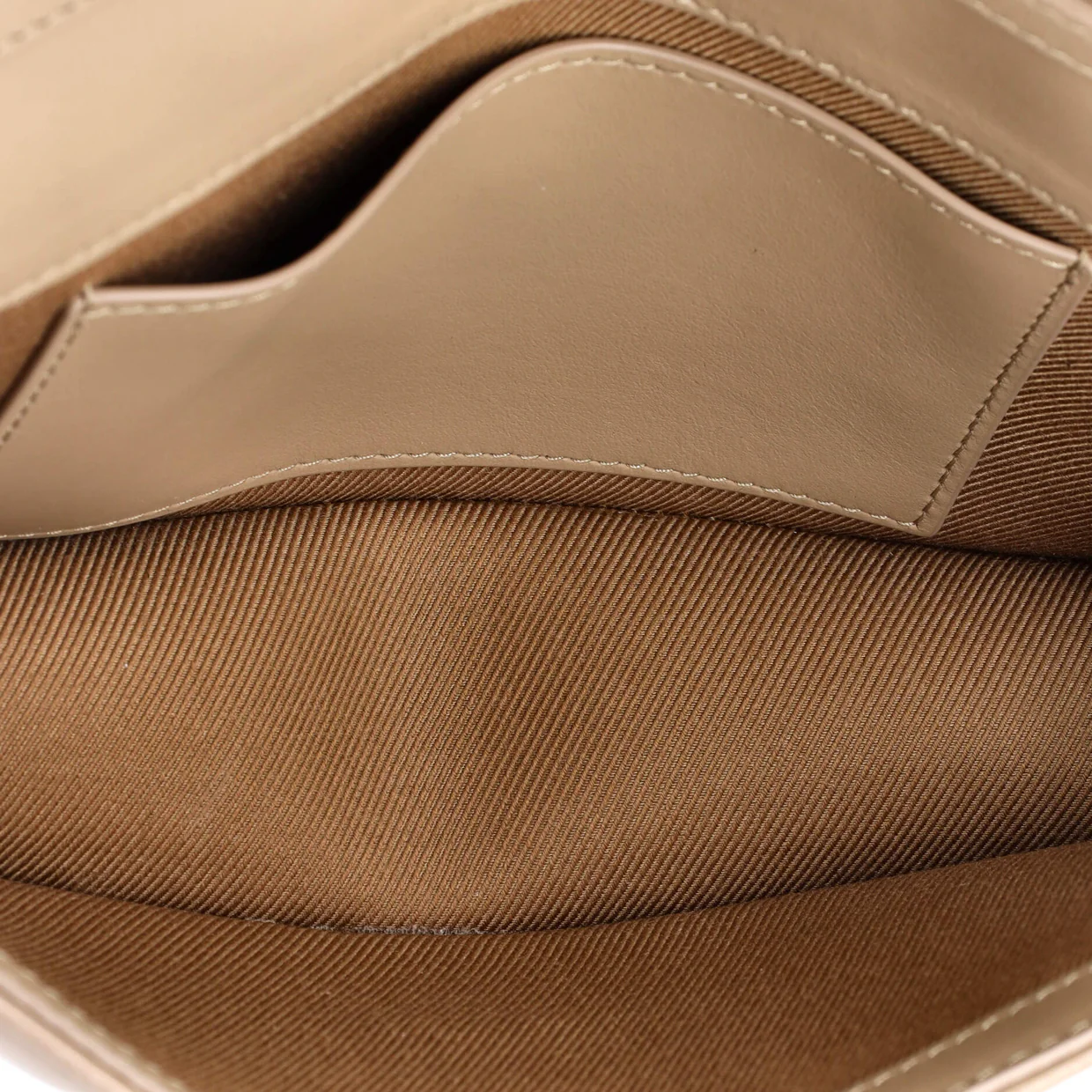 Lola Clutch on Chain Quilted Leather - Deep Luxury