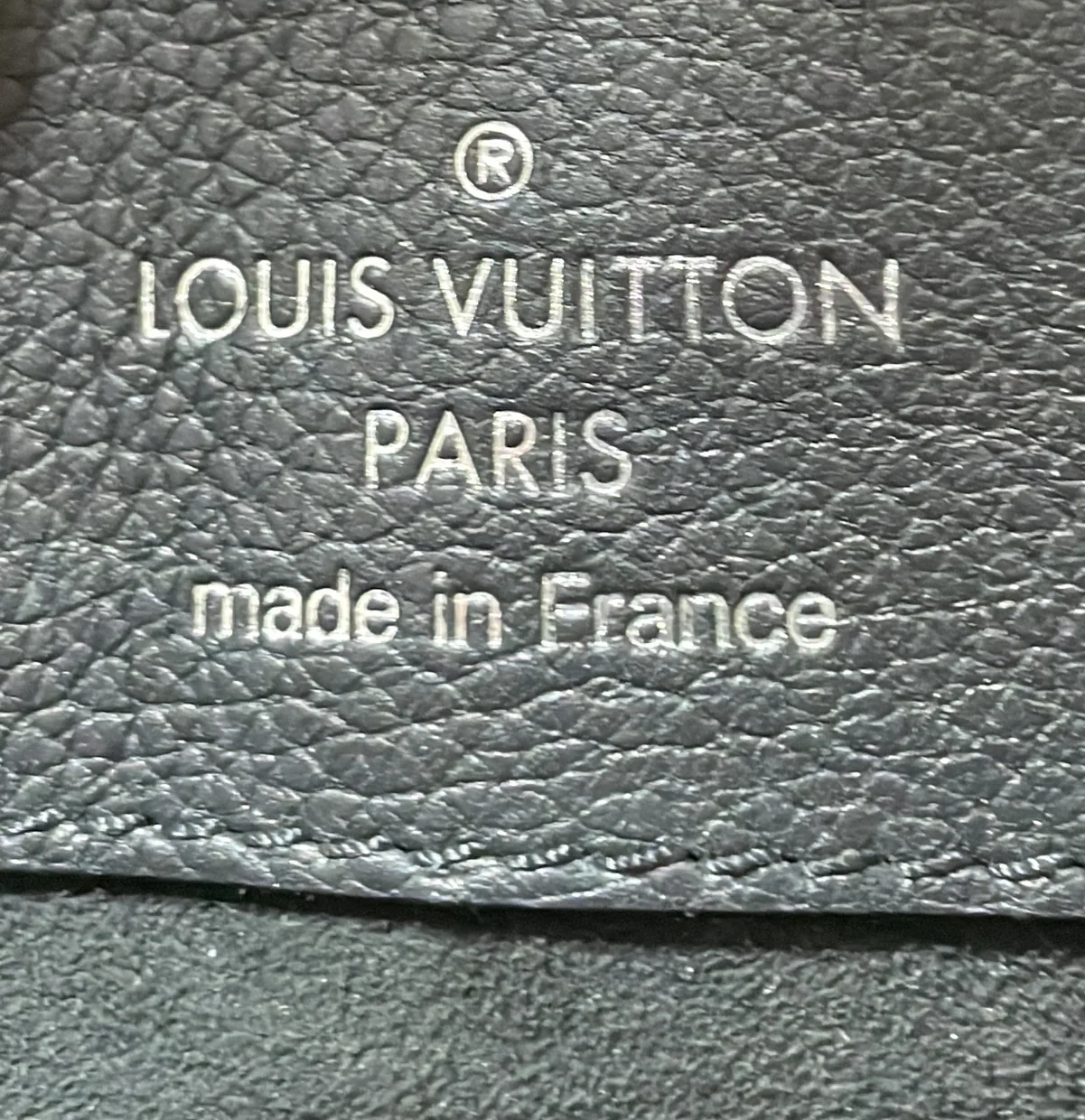 Lockme Ever Handbag Leather MM - Deep Luxury