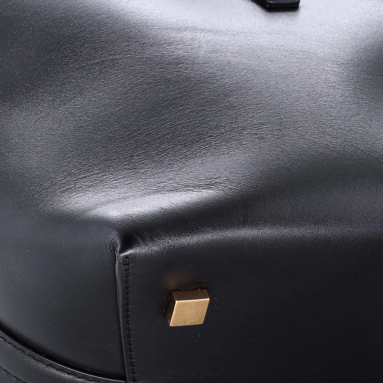 Le 37 Bucket Bag Leather Mini - Deep Luxury