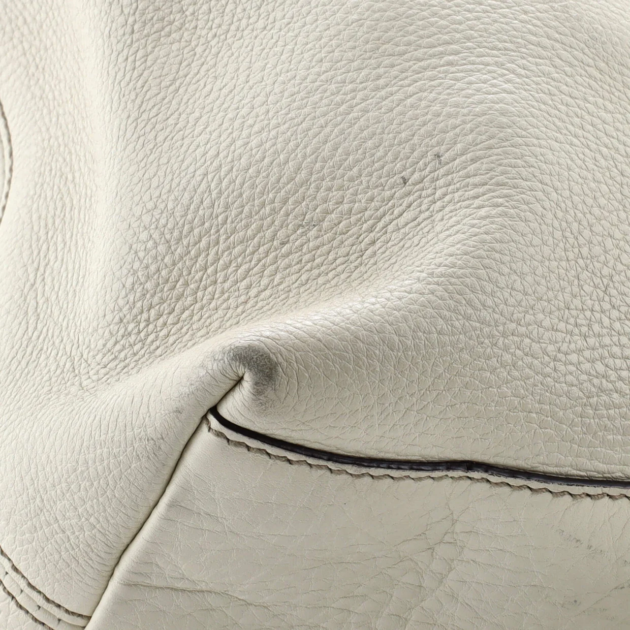 Soho Chain Strap Shoulder Bag Leather Medium - Deep Luxury