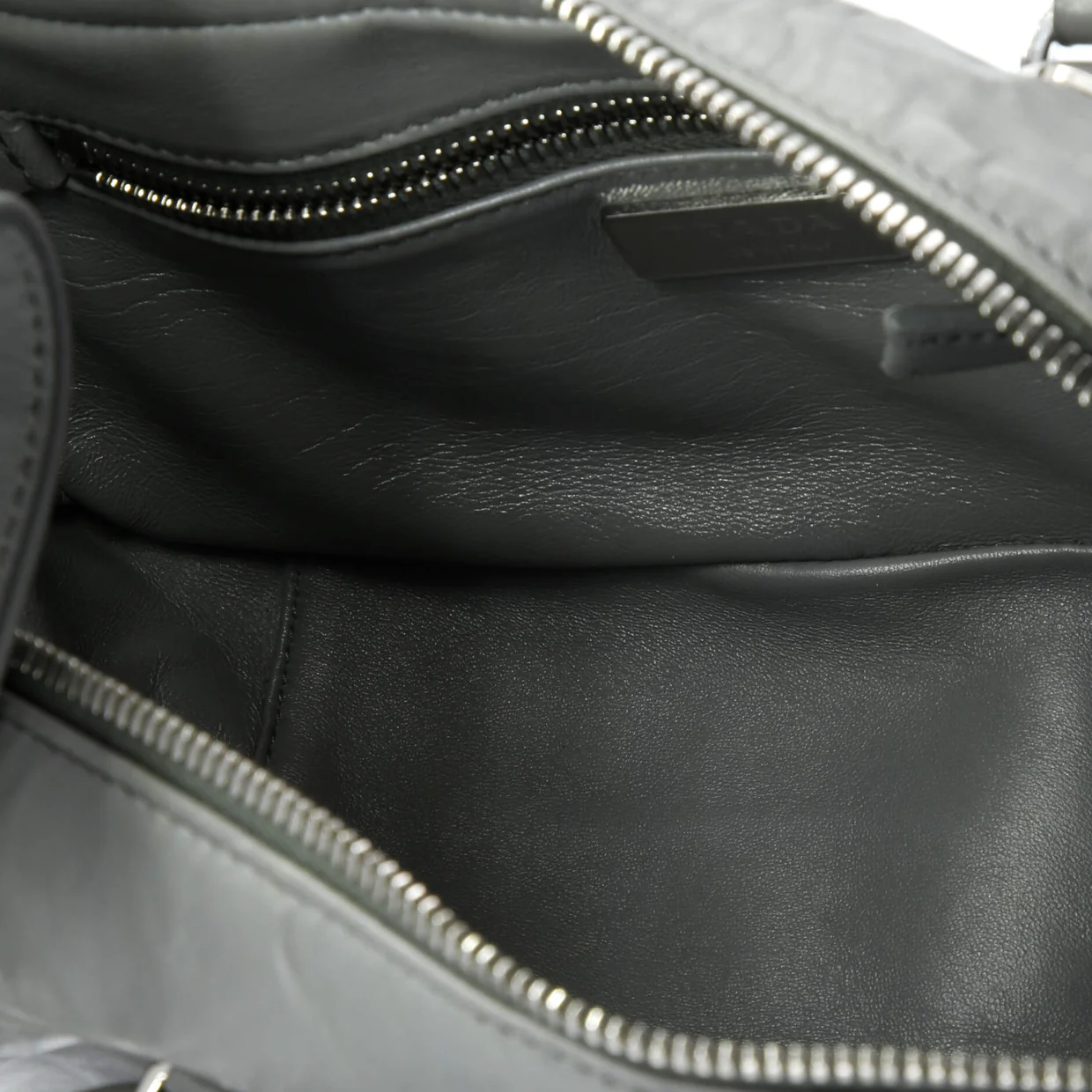 Re-Edition Top Handle Bauletto Bag Nappa Antique Medium - Deep Luxury