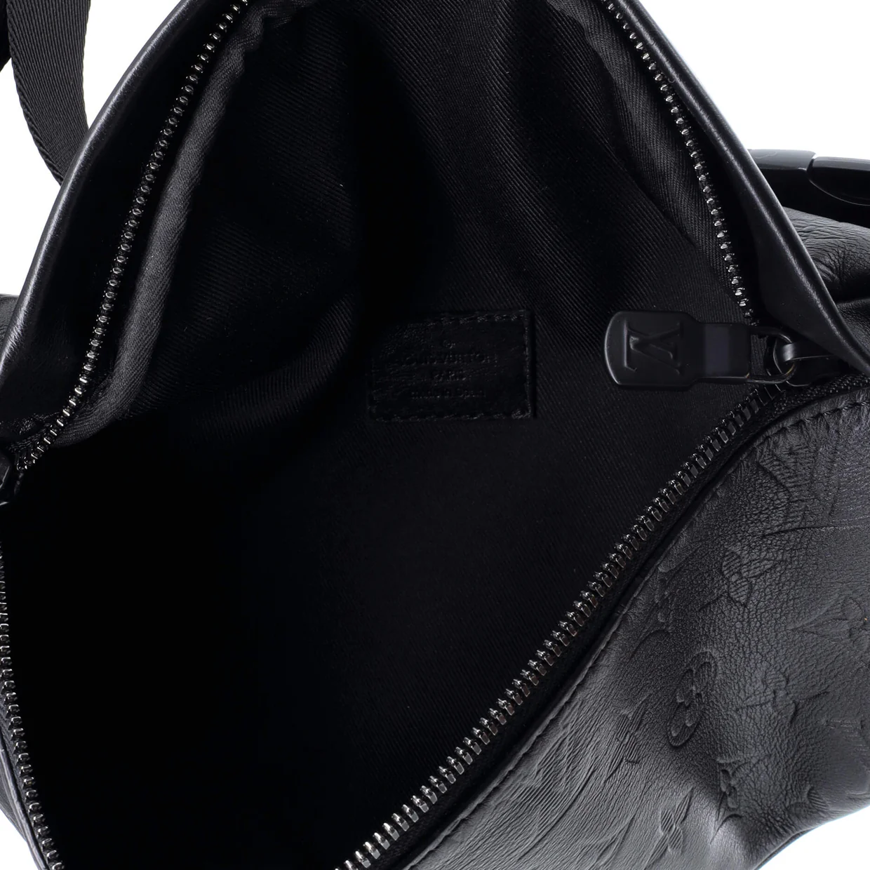 Discovery Bumbag Monogram Shadow Leather PM - Deep Luxury