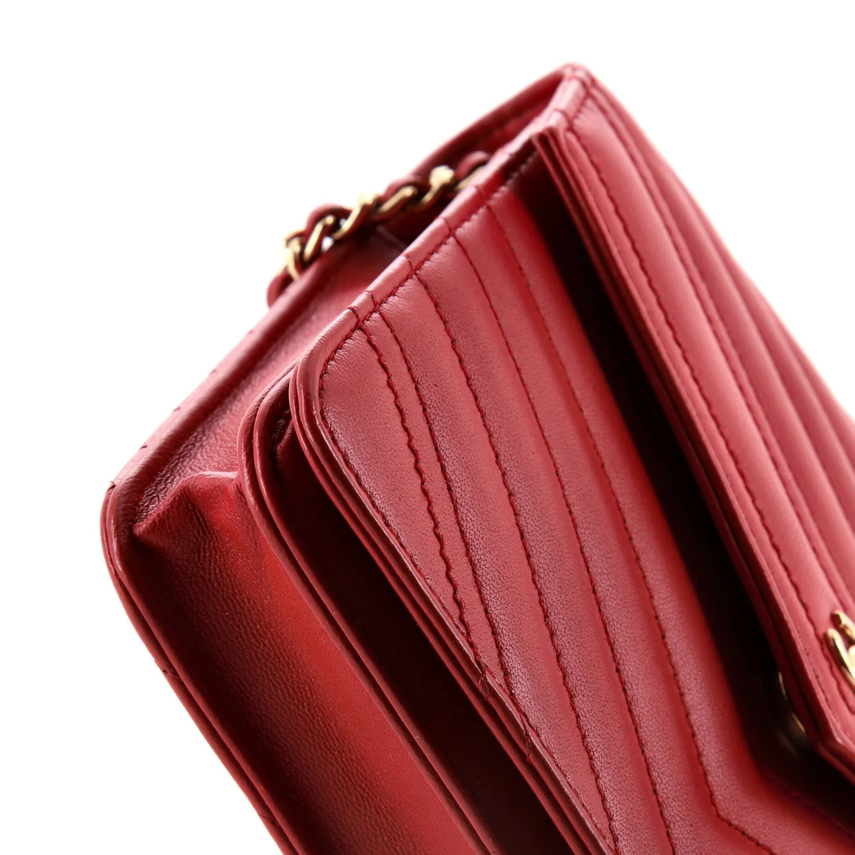 Square Wallet on Chain Chevron Calfskin - Deep Luxury