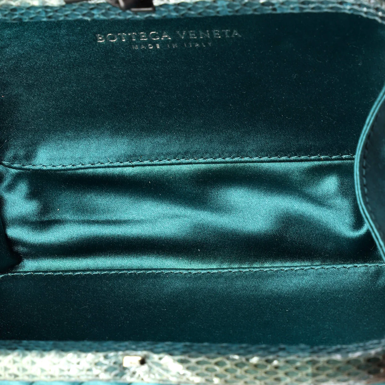 Box Knot Clutch Intrecciato Satin Small - Deep Luxury