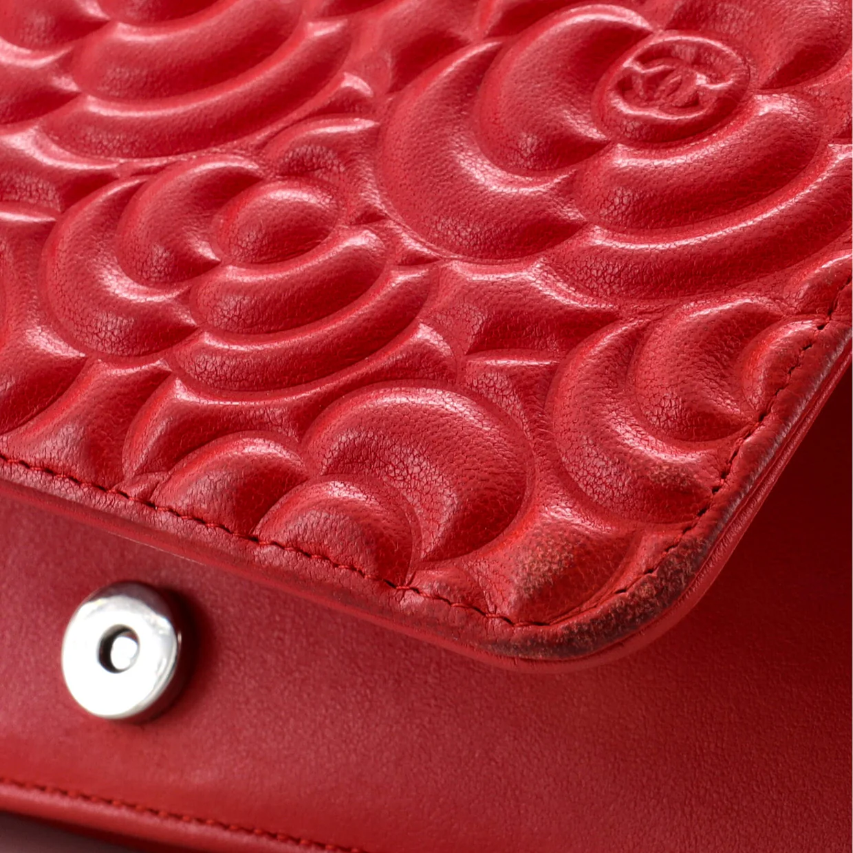 Wallet on Chain Camellia Lambskin - Deep Luxury