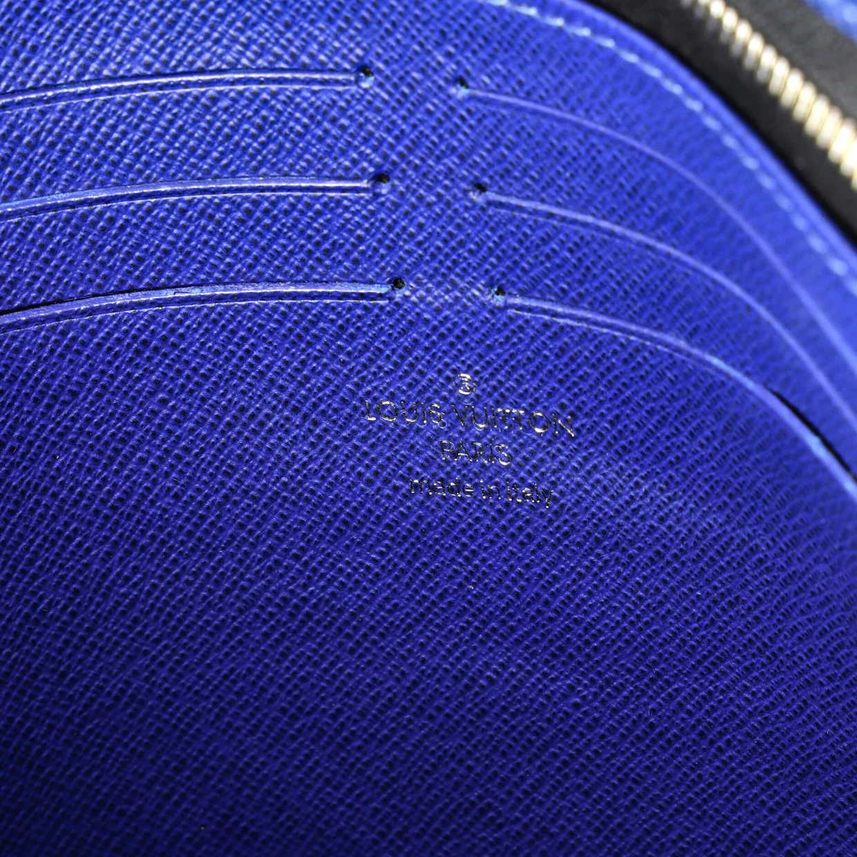 Pochette Voyage Monogram Taigarama MM - Deep Luxury