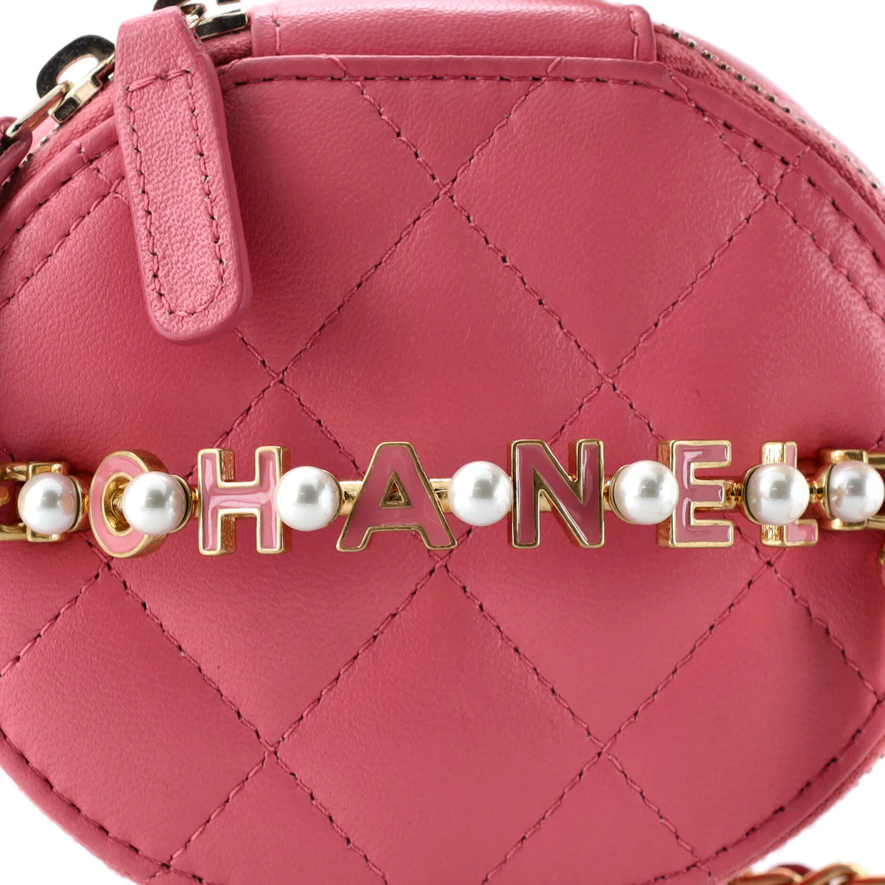 Pearl Logo Top Handle Round Vanity Case with Chain Quilted Lambskin Mini - Deep Luxury