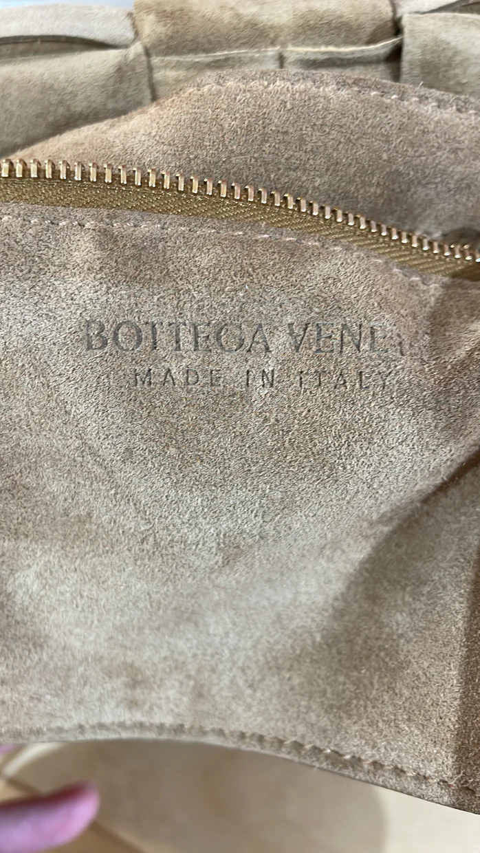 Cassette Crossbody Bag Padded Maxi Intrecciato Suede - Deep Luxury