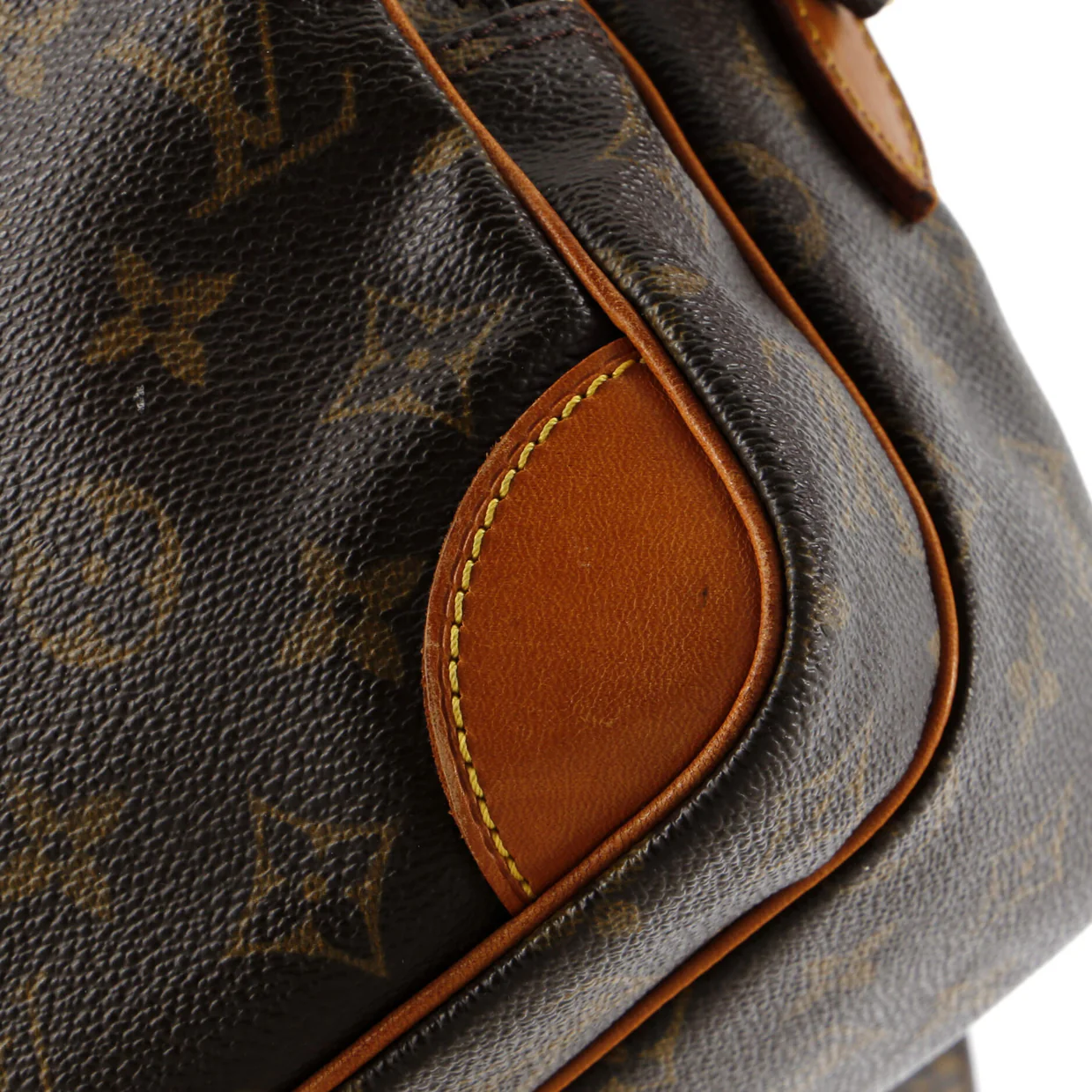 Nil Messenger Bag Monogram Canvas 28 - Deep Luxury