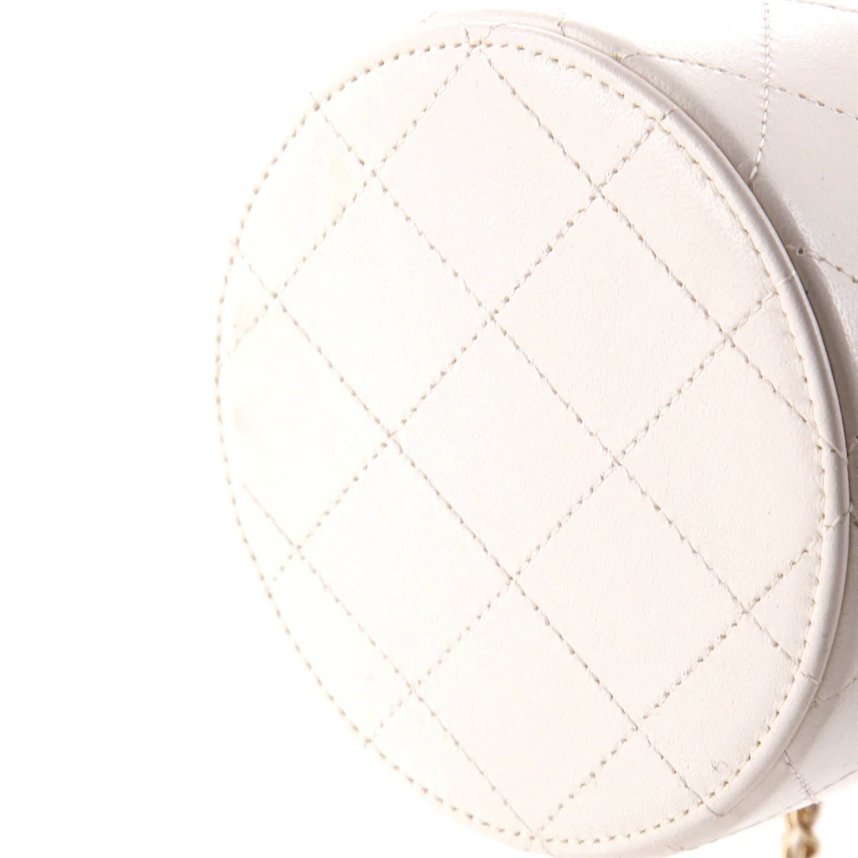CC Round Vanity Case with Chain Quilted Lambskin Mini - Deep Luxury