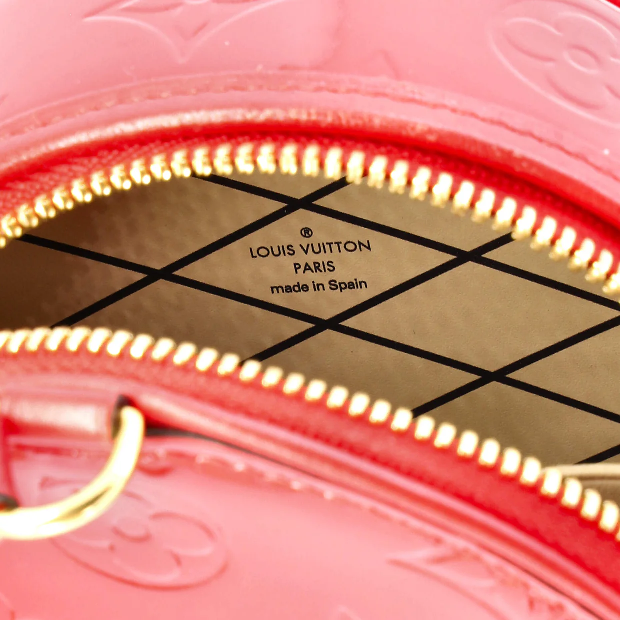 Mini Boite Chapeau Bag Monogram Vernis - Deep Luxury