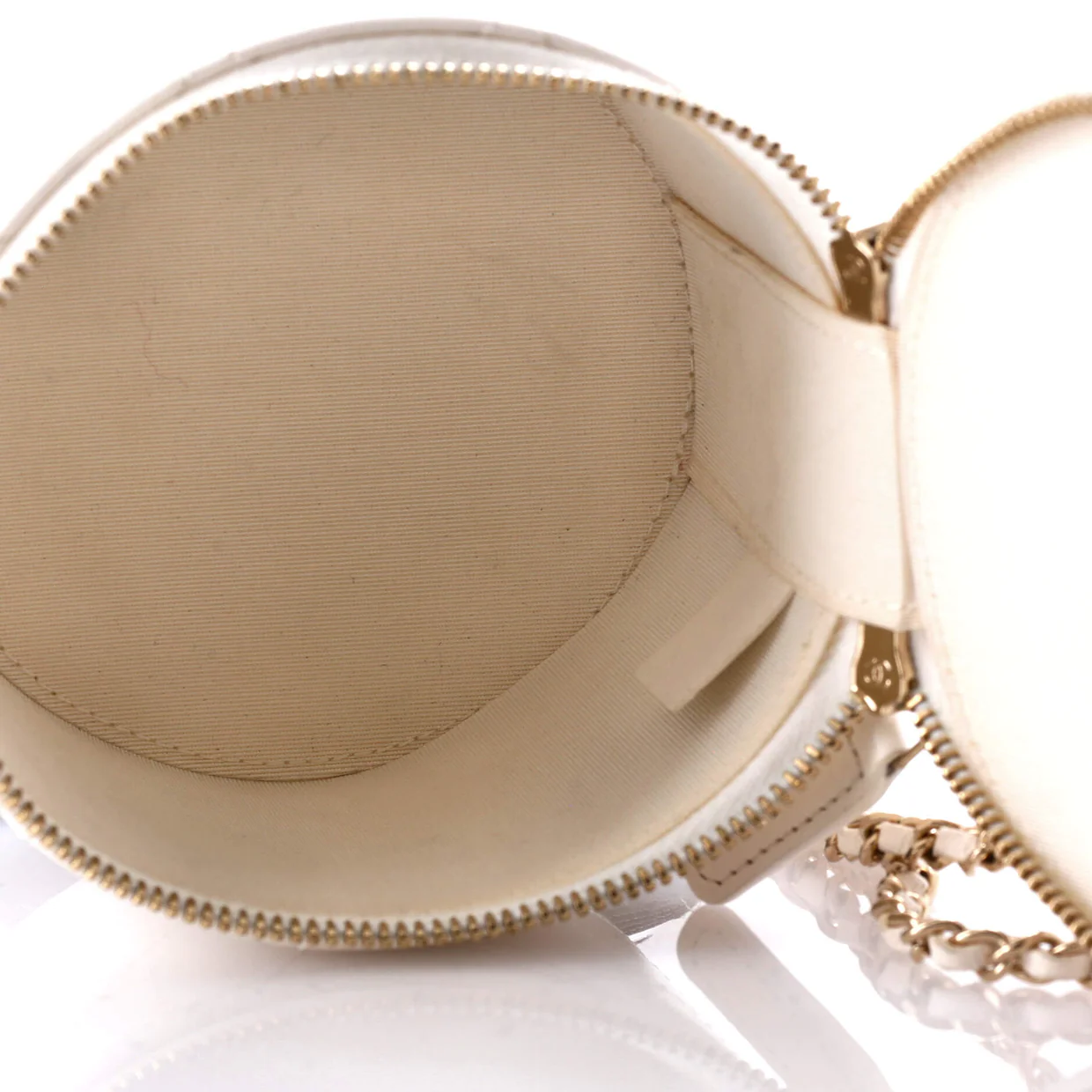 CC Round Vanity Case with Chain Quilted Lambskin Mini - Deep Luxury