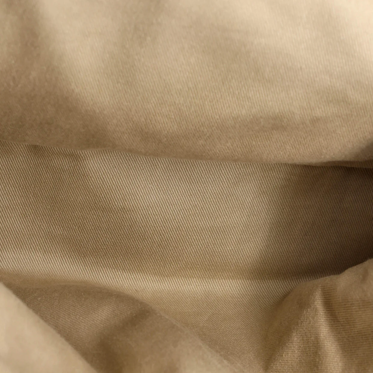 Faye Day Bag Leather Medium - Deep Luxury