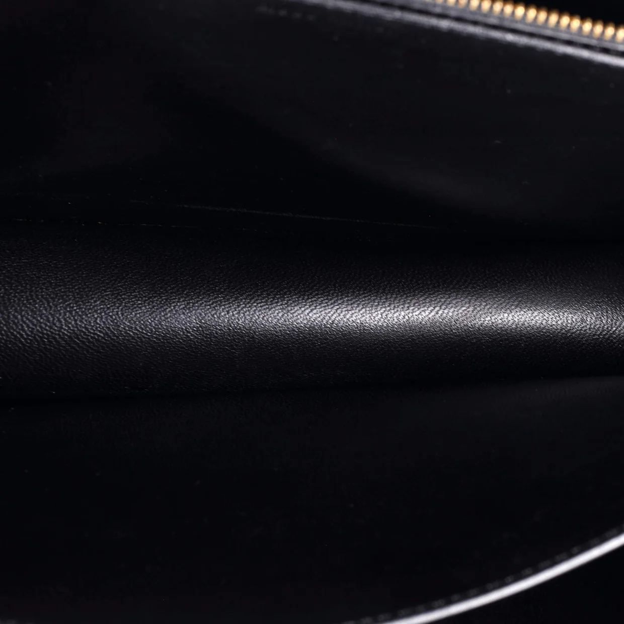 Classic Box Bag Smooth Leather Medium - Deep Luxury