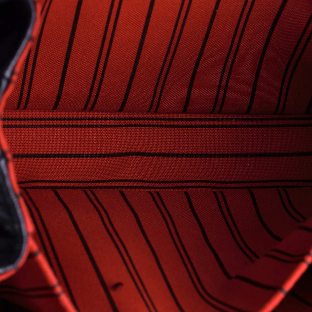 Pochette Metis Monogram Empreinte Leather - Deep Luxury