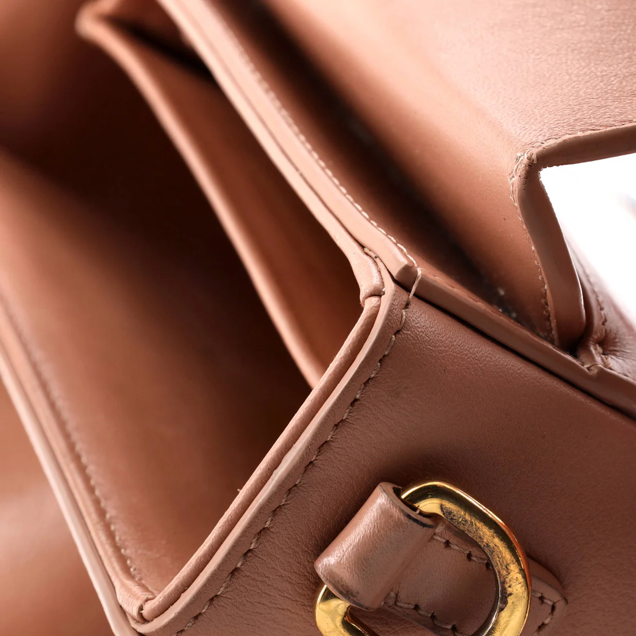 30 Montaigne Box Bag Leather - Deep Luxury