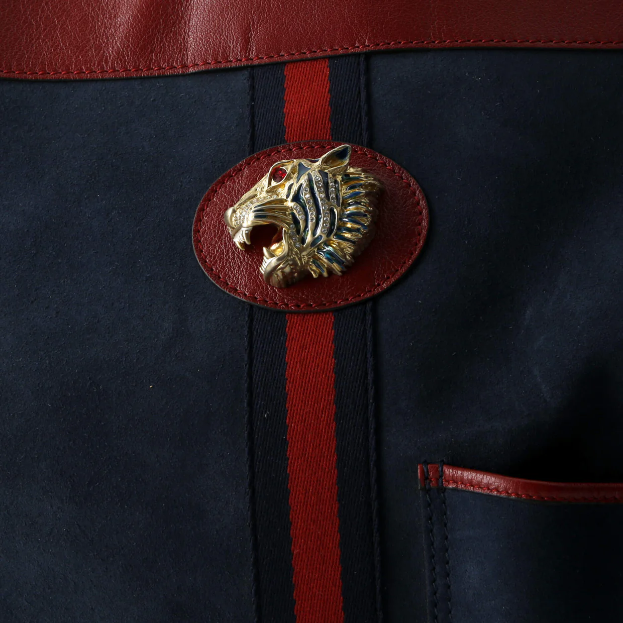 Rajah Chain Tote Suede XL - Deep Luxury