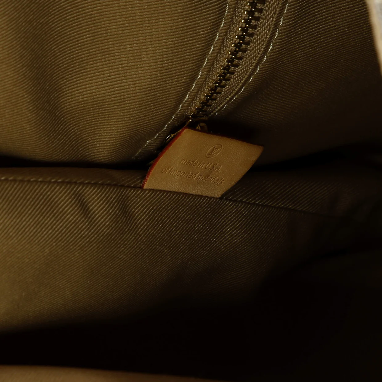 Graceful Handbag Damier MM - Deep Luxury