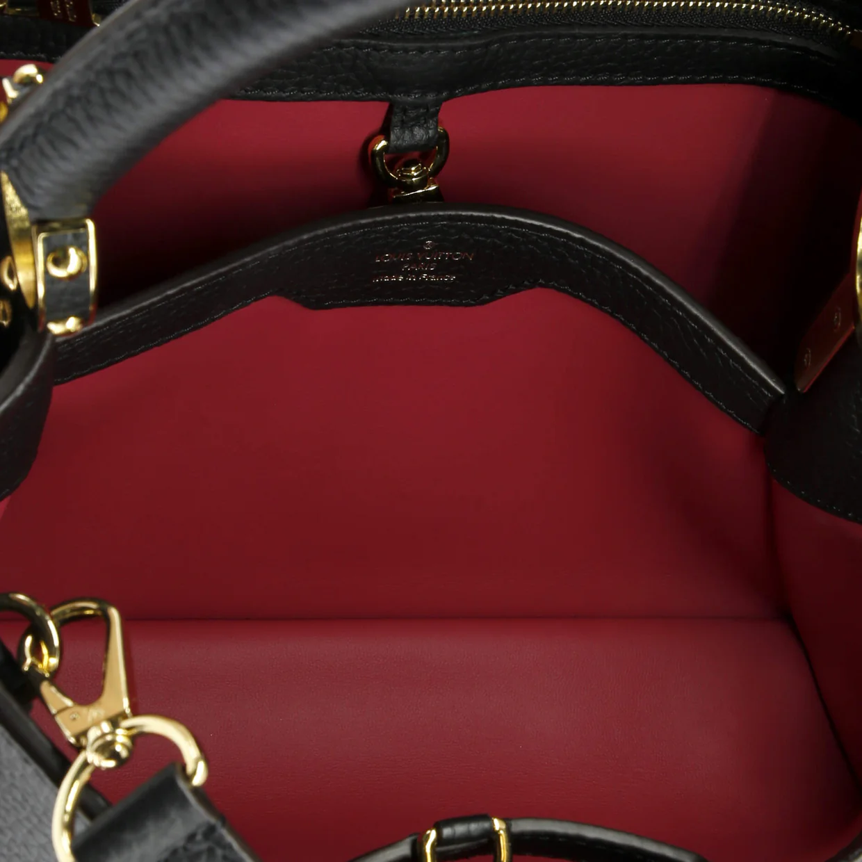 Capucines Bag Leather PM - Deep Luxury