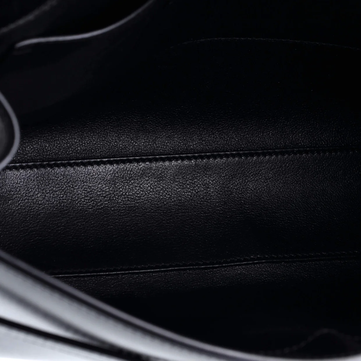 Manhattan Shoulder Bag Leather Medium - Deep Luxury