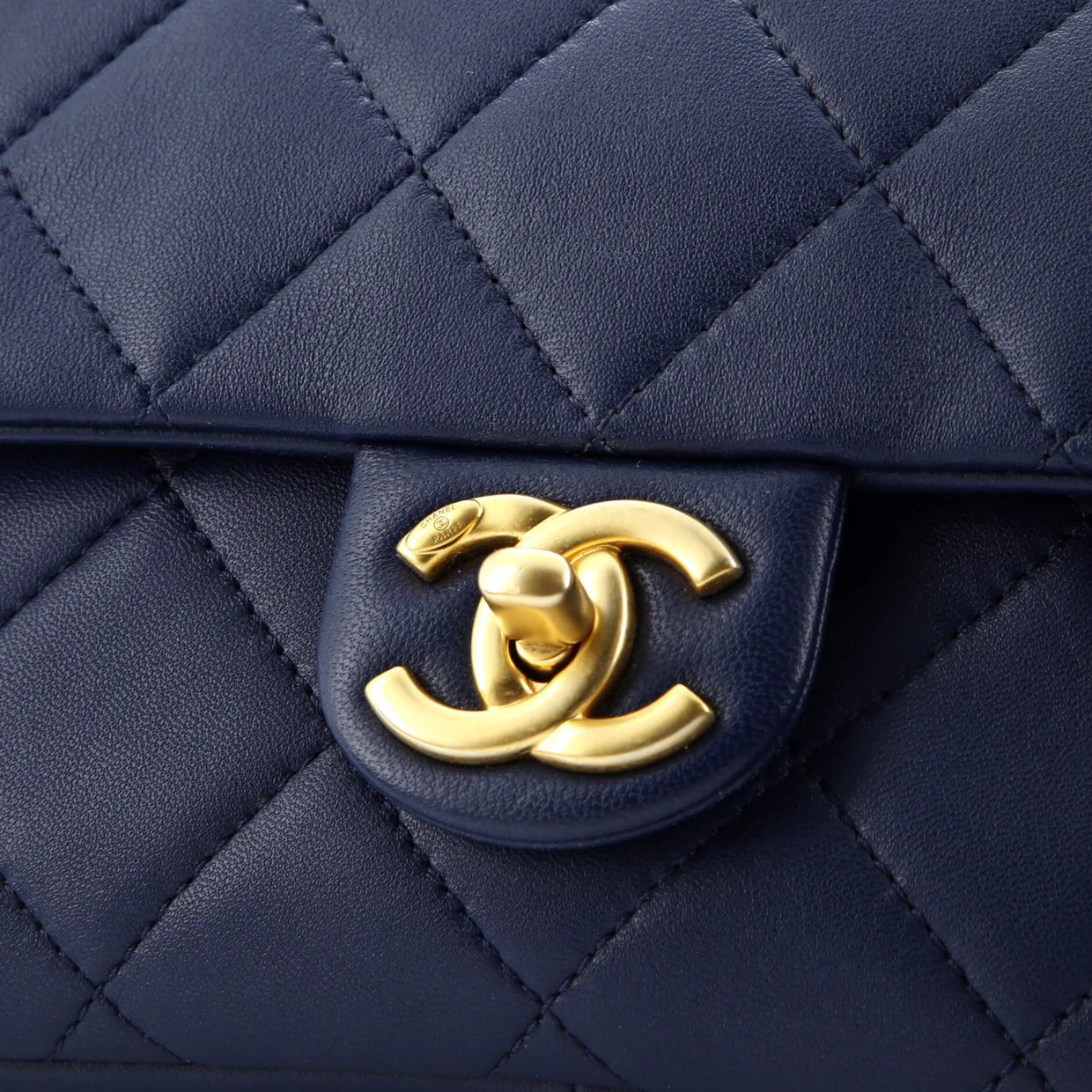 In The Loop Flap Bag Quilted Lambskin Medium - Deep Luxury