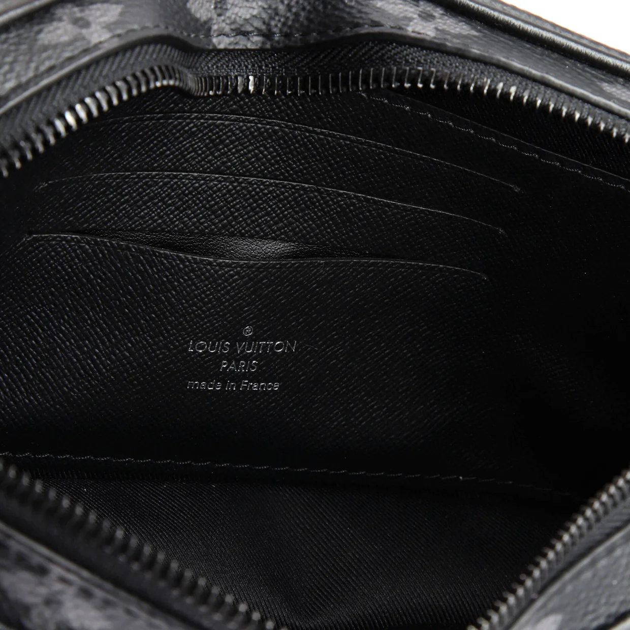 Pochette Volga Monogram Eclipse Canvas - Deep Luxury