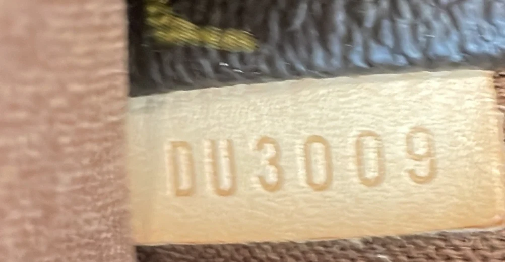 Totally Handbag Monogram Canvas PM - Deep Luxury