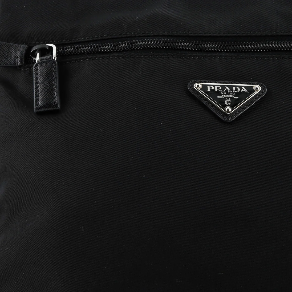 Front Pocket Messenger Bag Tessuto Medium - Deep Luxury
