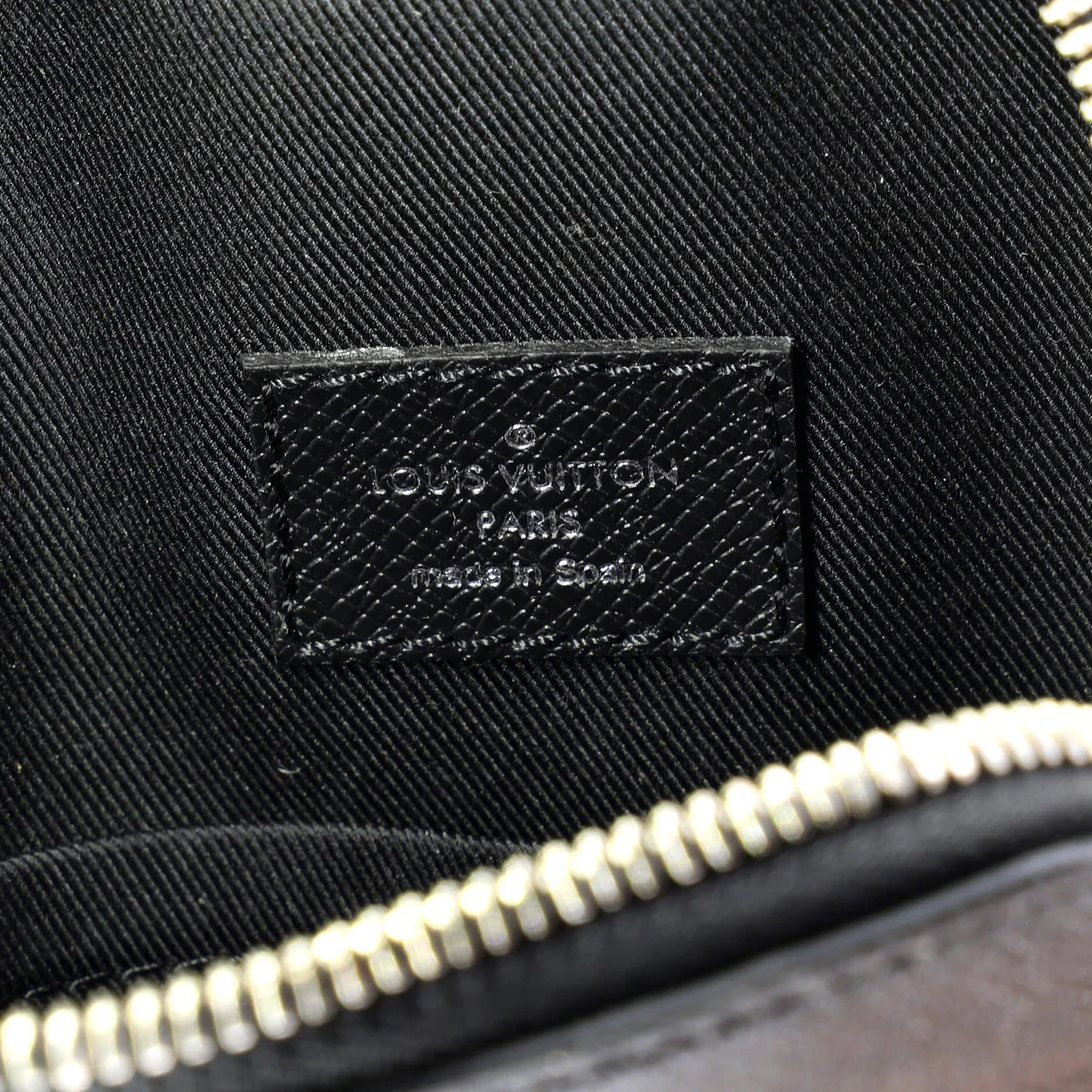 Outdoor Slingbag Monogram Taigarama - Deep Luxury