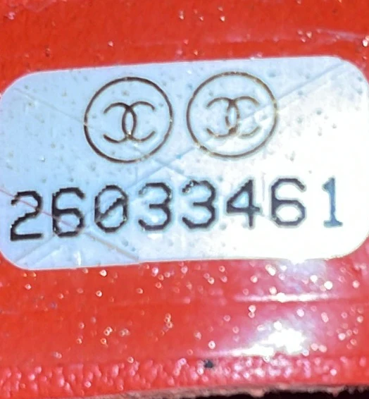 Rock the Corner Flap Bag Chevron Leather Medium - Deep Luxury