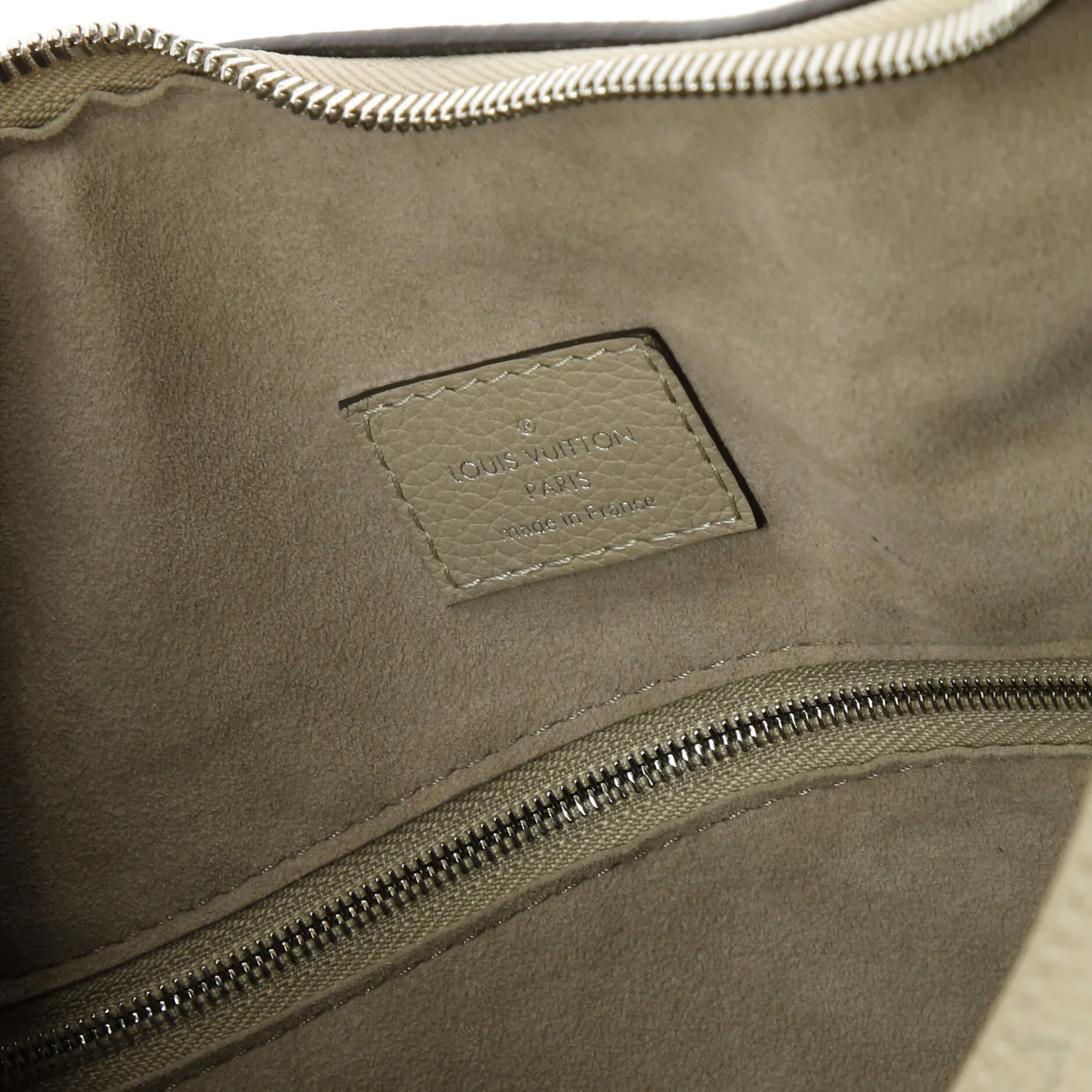 Why Knot Shoulder Bag Mahina Leather MM - Deep Luxury