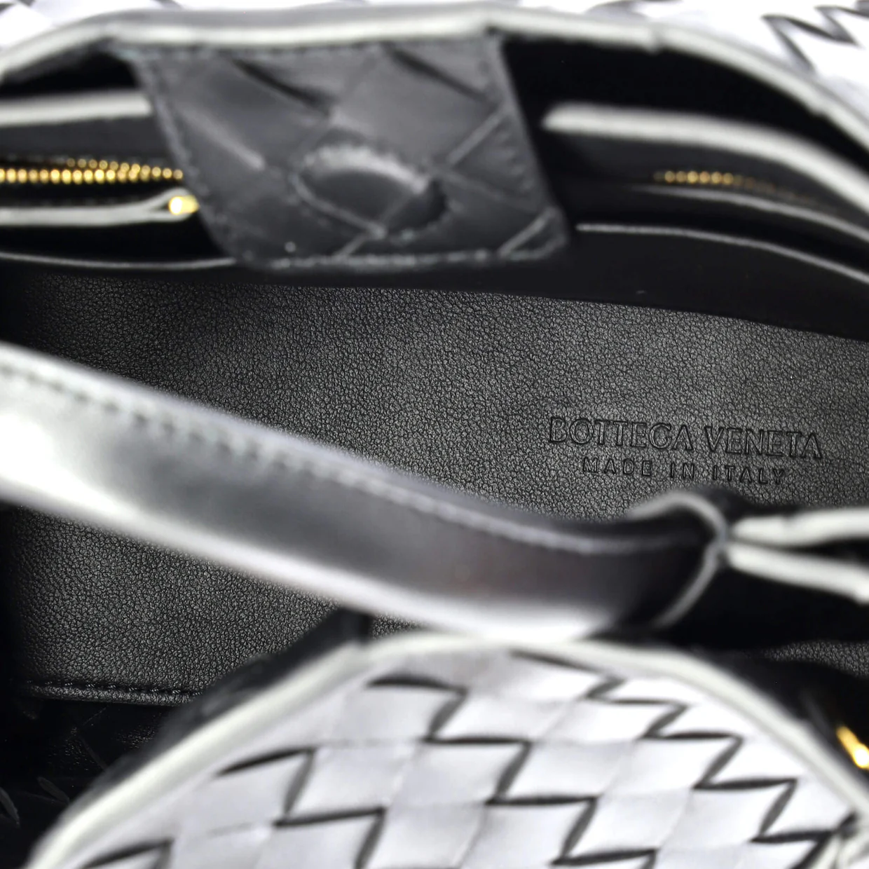 Andiamo Top Handle Bag Intrecciato Nappa Small - Deep Luxury