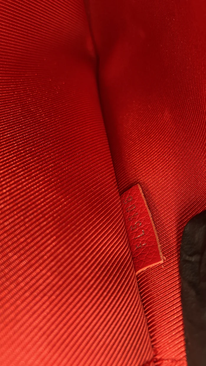 Lockme II Handbag Leather - Deep Luxury