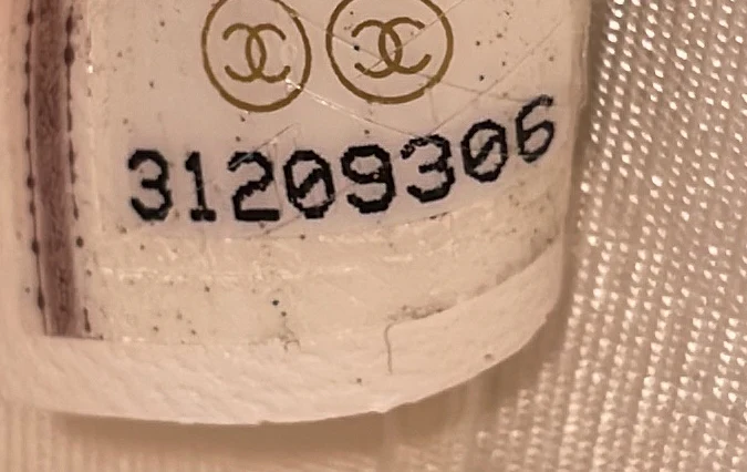 CC Round Vanity Case with Chain Quilted Lambskin Mini - Deep Luxury