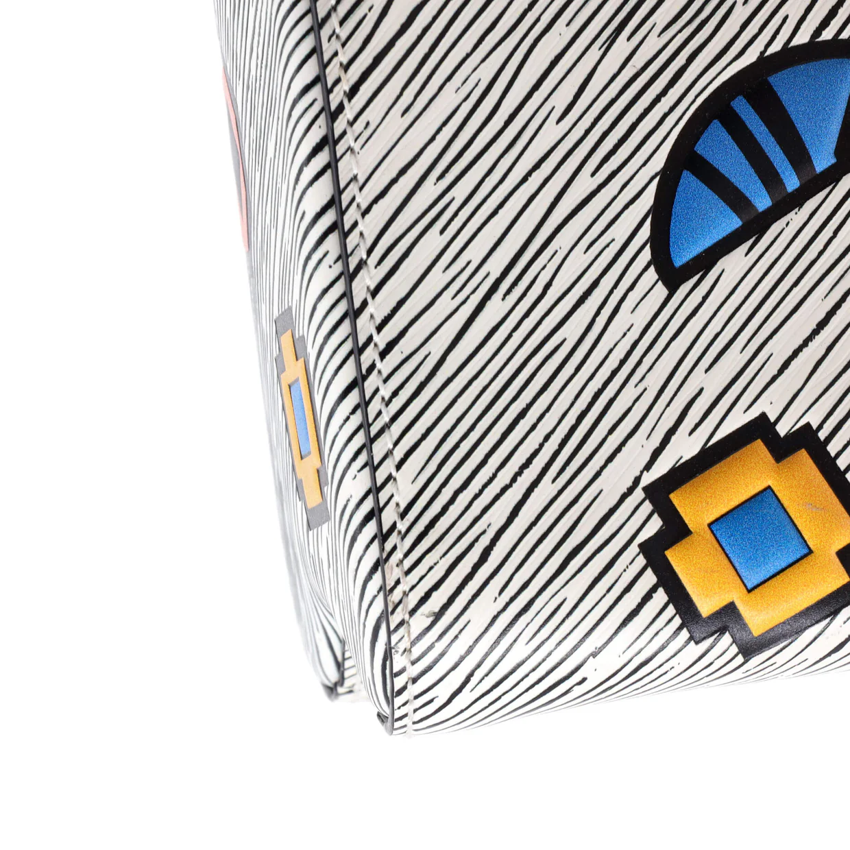 Twist Handbag Limited Edition Azteque Epi Leather MM - Deep Luxury