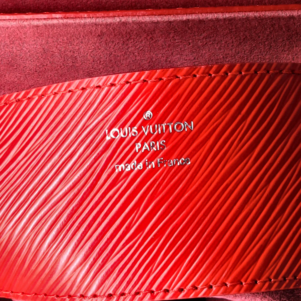 Twist Handbag Epi Leather MM - Deep Luxury