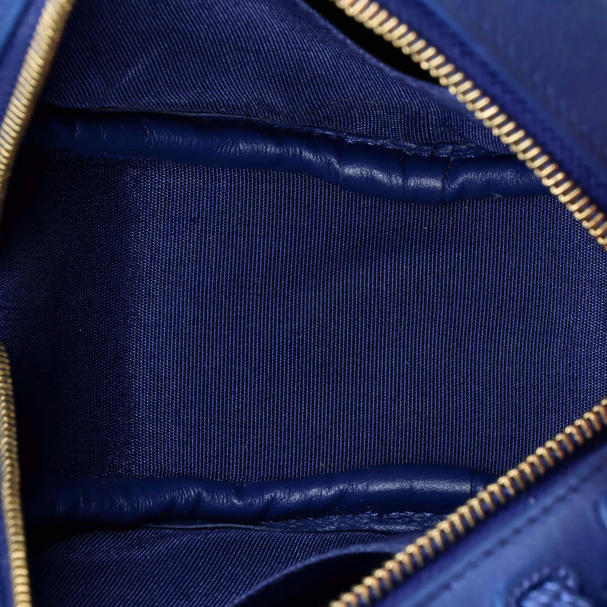 19 Round Clutch with Chain Quilted Shearling - Deep Luxury