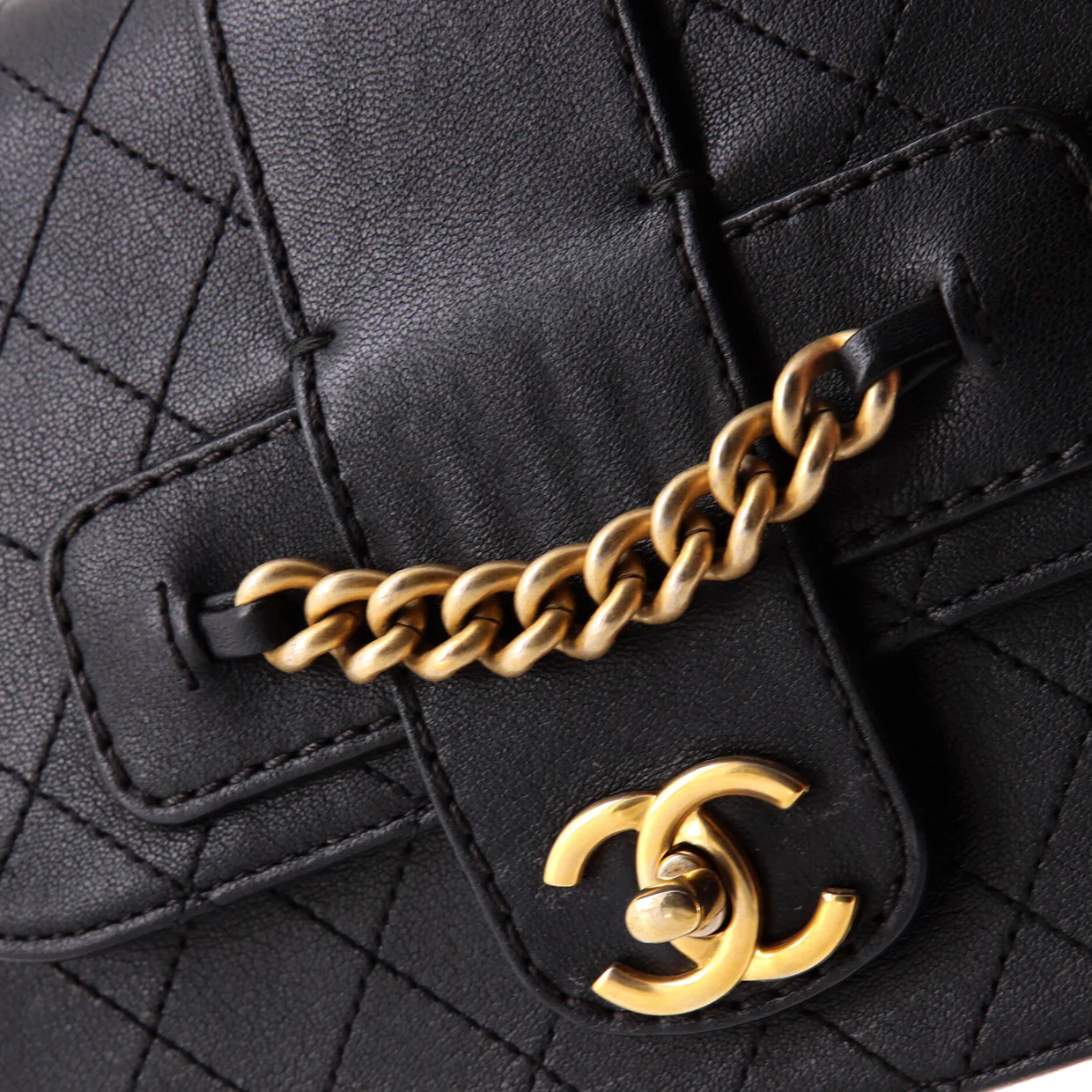 Front Chain Flap Bag Quilted Sheepskin Medium - Deep Luxury