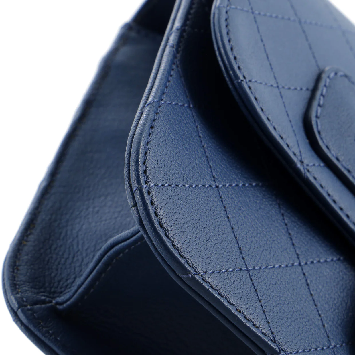 Front Chain Flap Bag Quilted Sheepskin Medium - Deep Luxury