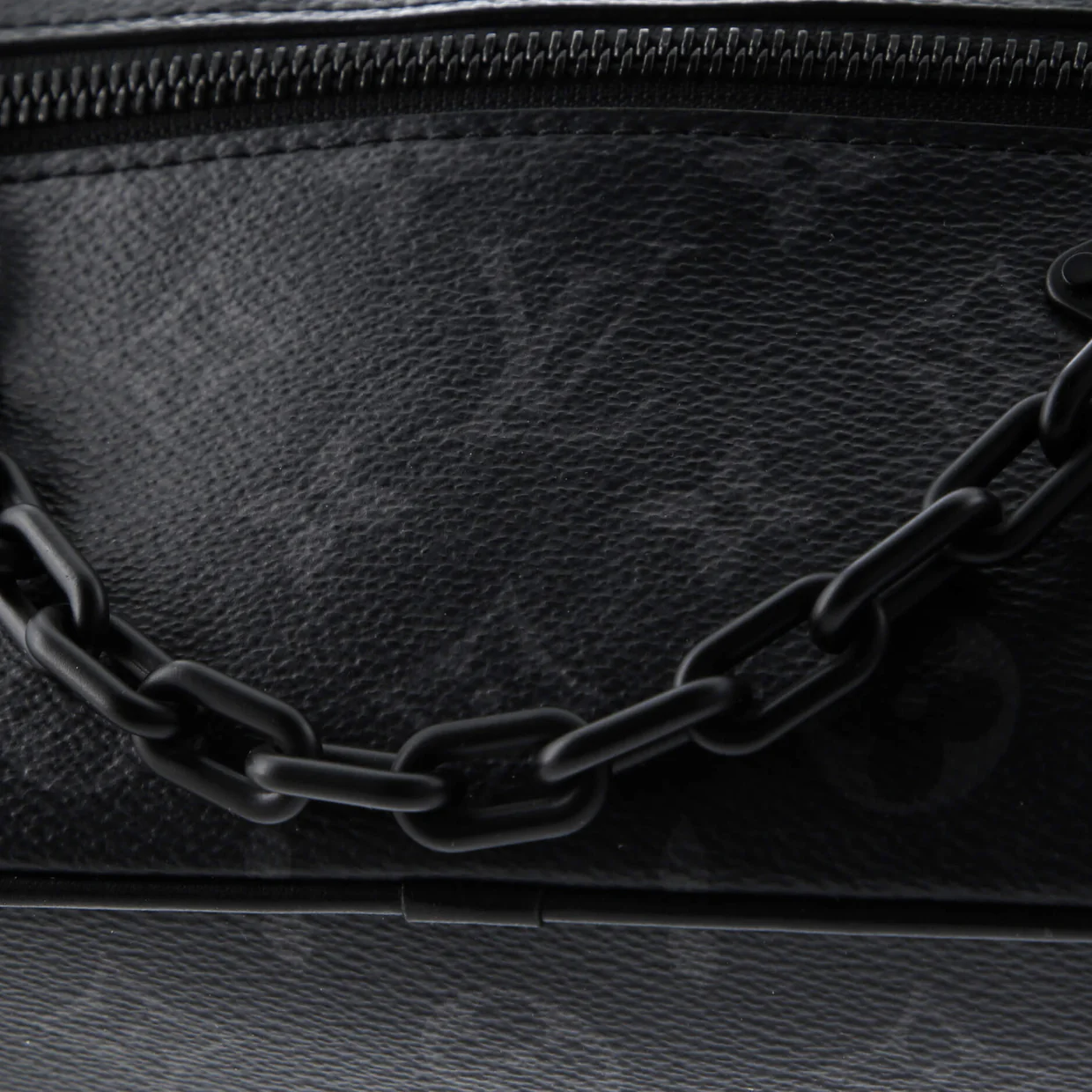 Pochette Volga Monogram Eclipse Canvas - Deep Luxury