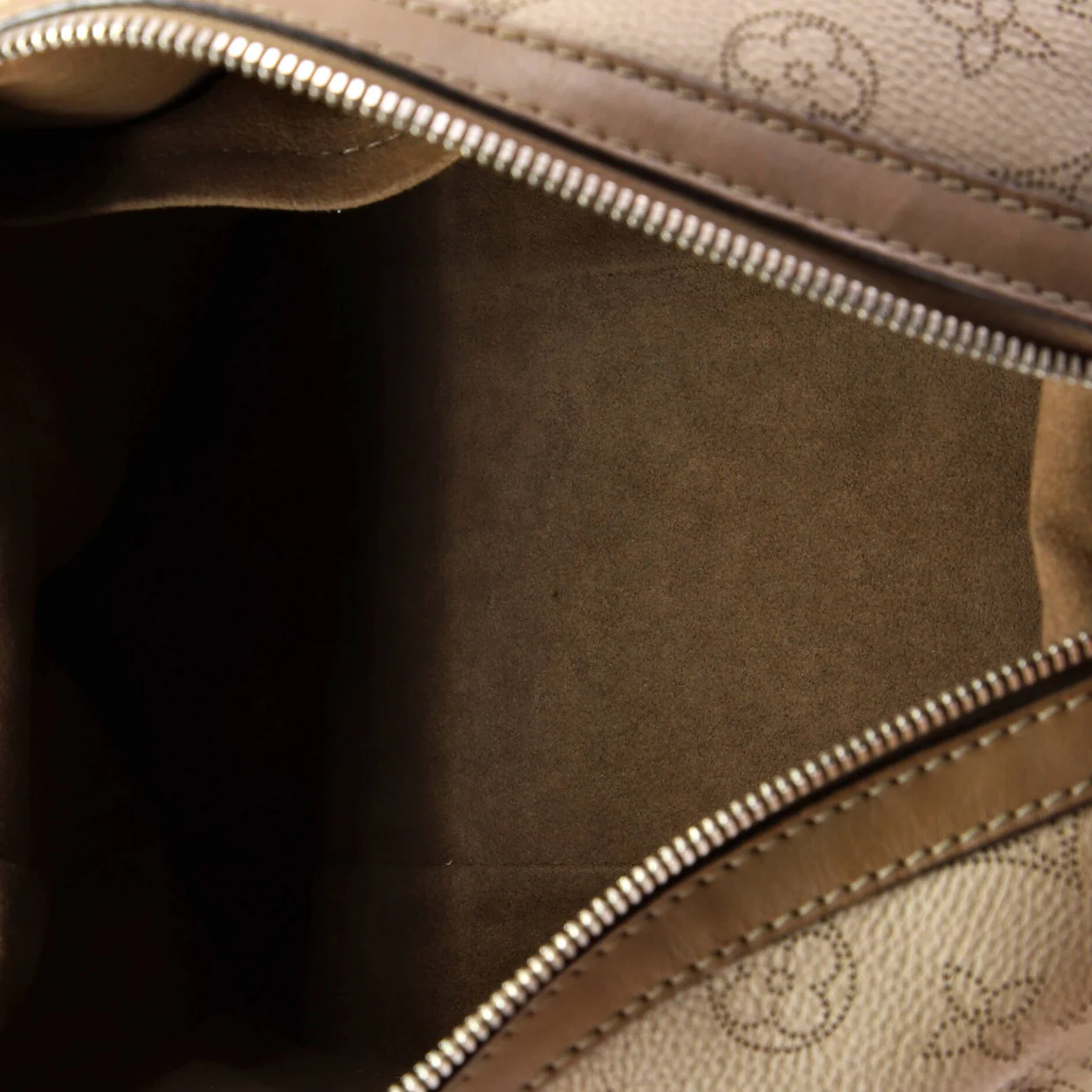 Asteria Handbag Mahina Leather - Deep Luxury