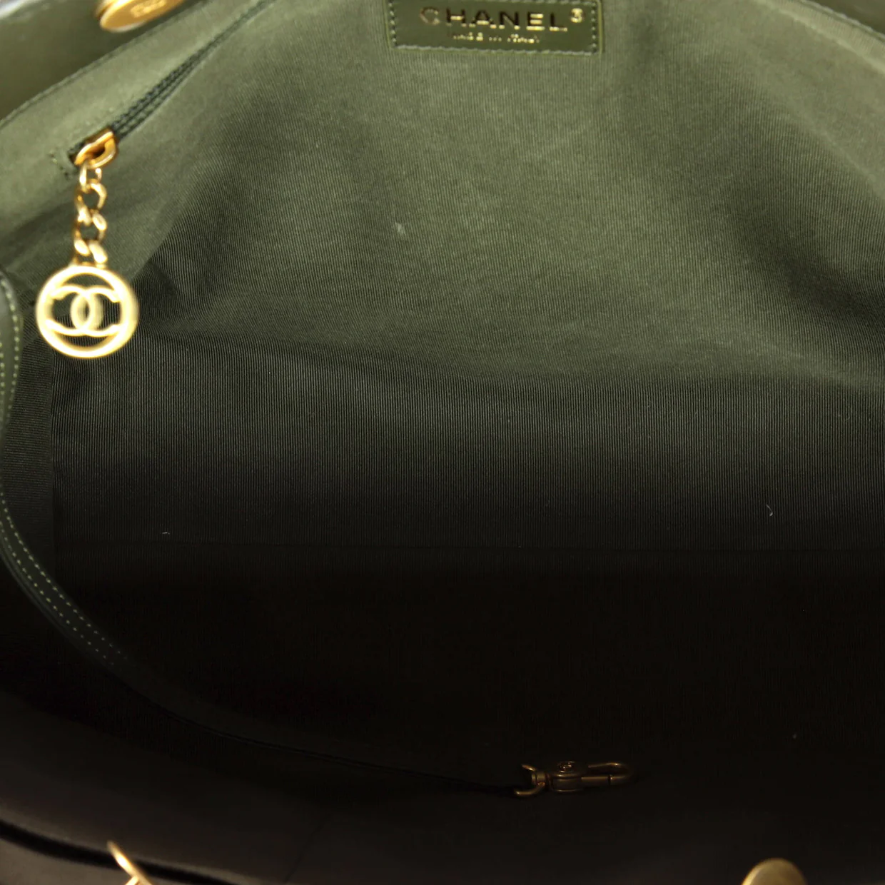 Deauville NM Tote Embossed Calfskin Small - Deep Luxury